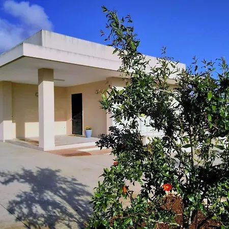 Casa Paritirossi Nella Campagna Salentina *