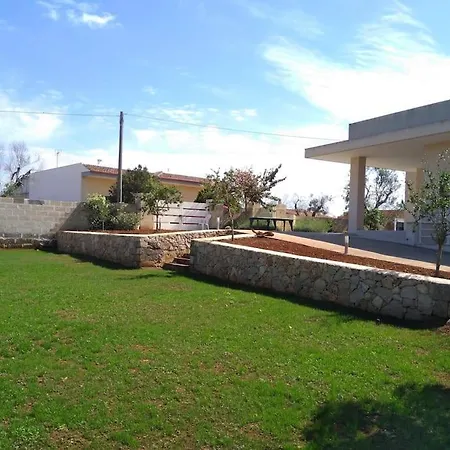 Casa Paritirossi Nella Campagna Salentina *