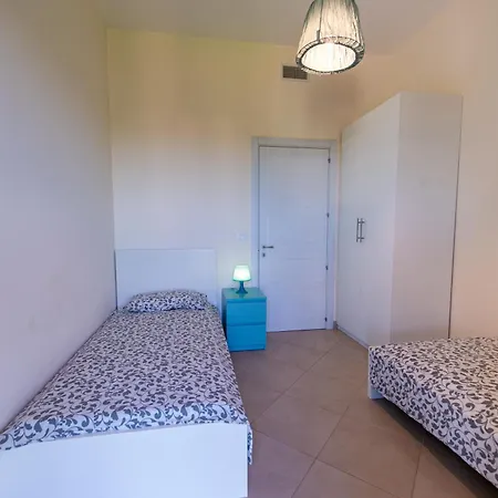 Casa Paritirossi Nella Campagna Salentina *