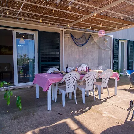 Casa Paritirossi Nella Campagna Salentina Holiday home